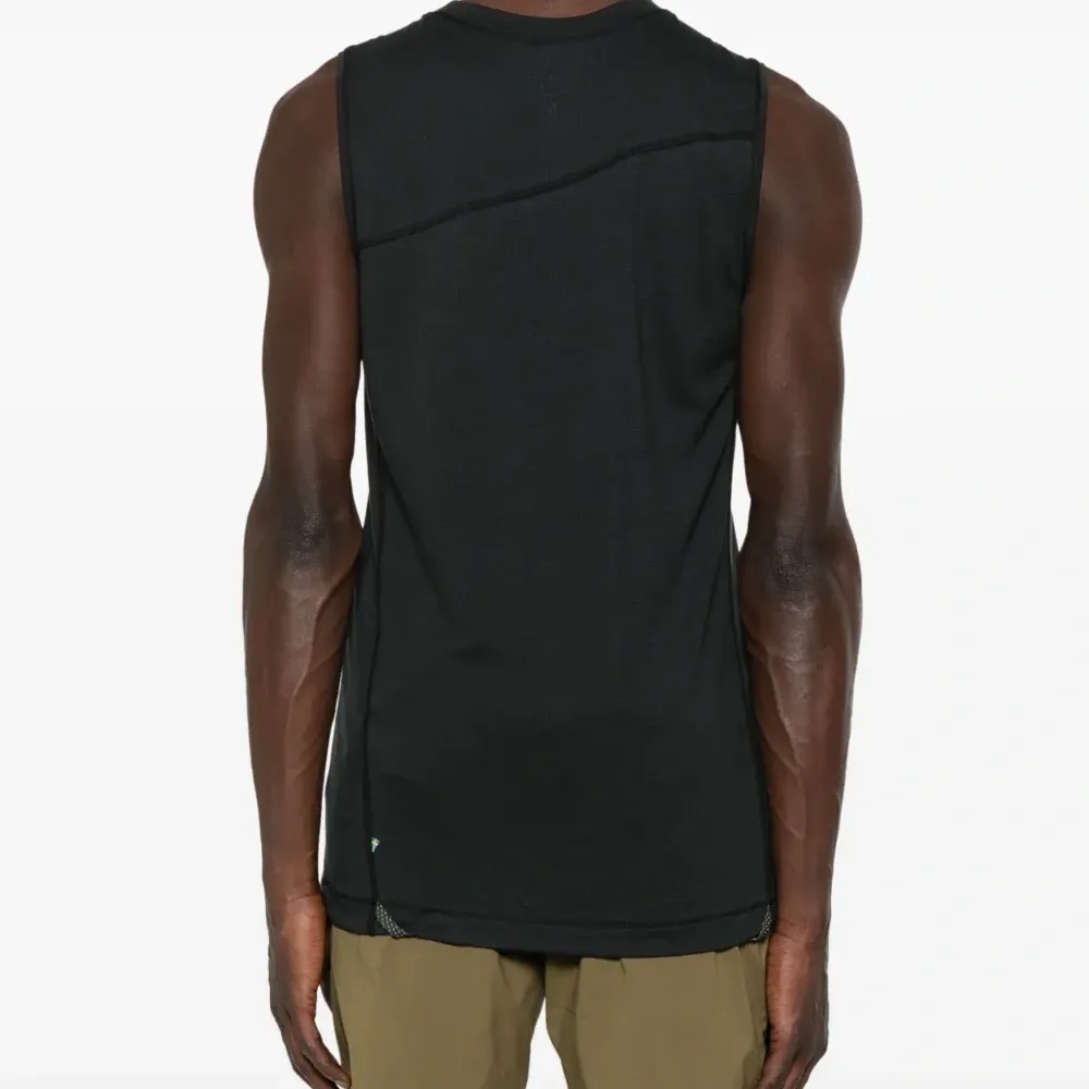 Топ Groa без рукавов