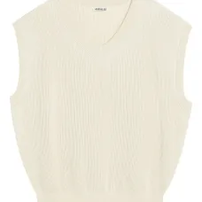 Вязаный жилет