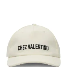 Бейсболка с вышитым логотипом