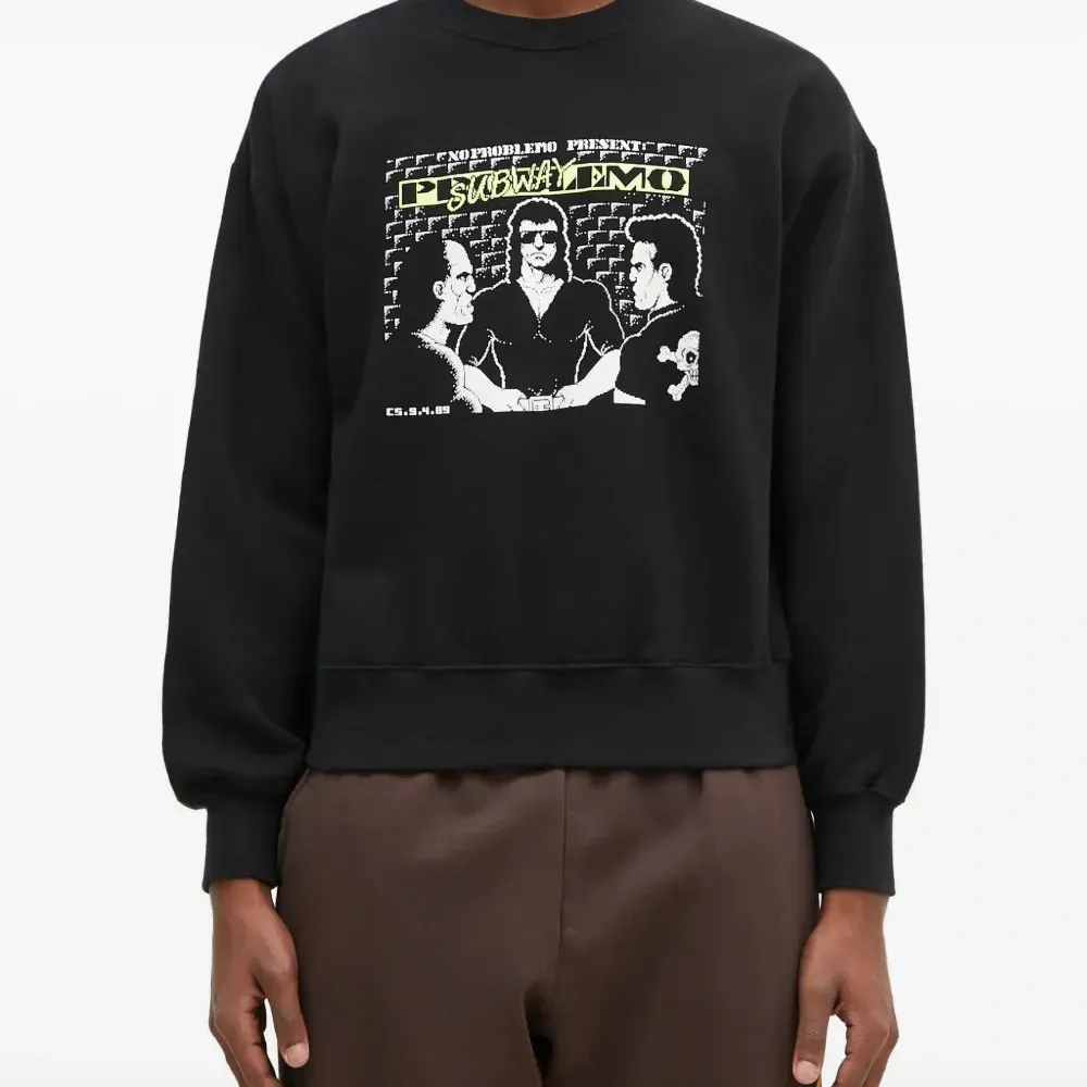 Толстовка с графичным принтом