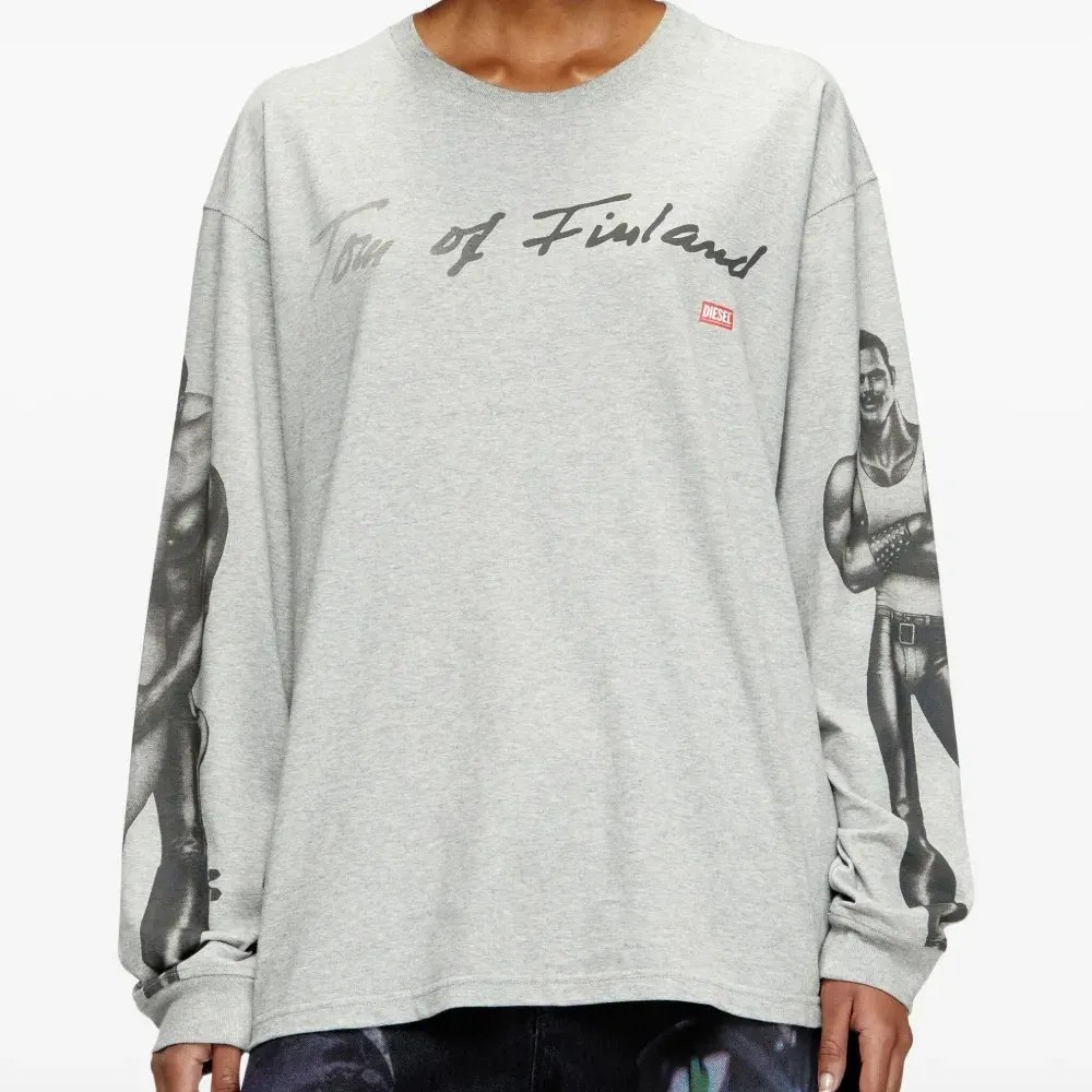 толстовка Foundation Box из коллаборации с Tom of Finland