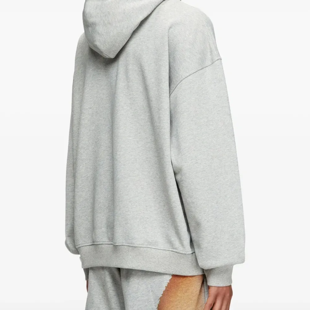 худи с принтом Kiss из коллаборации с Tom of Finland Foundation