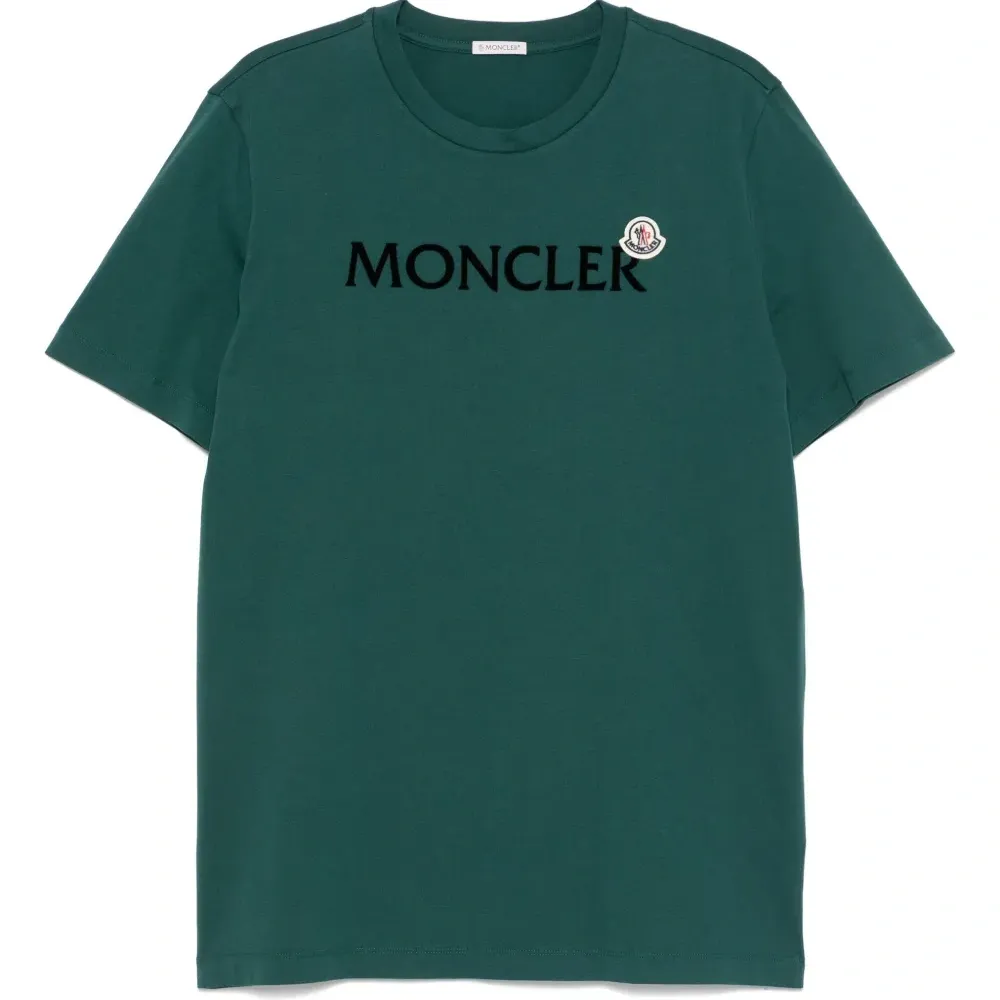 футболка с логотипом