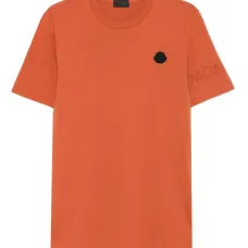 Футболка с нашивкой-логотипом