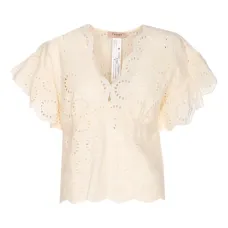 Блузка с английской вышивкой