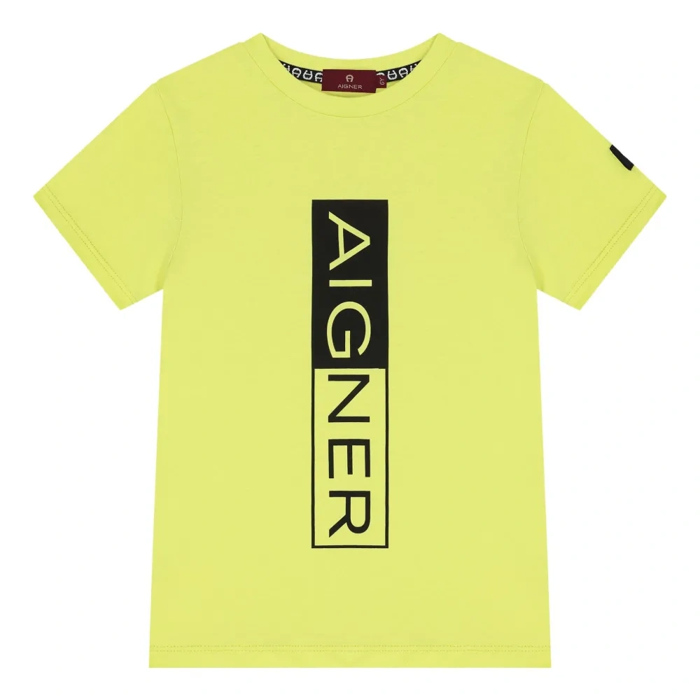 Футболка с логотипом