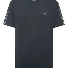 футболка с логотипом