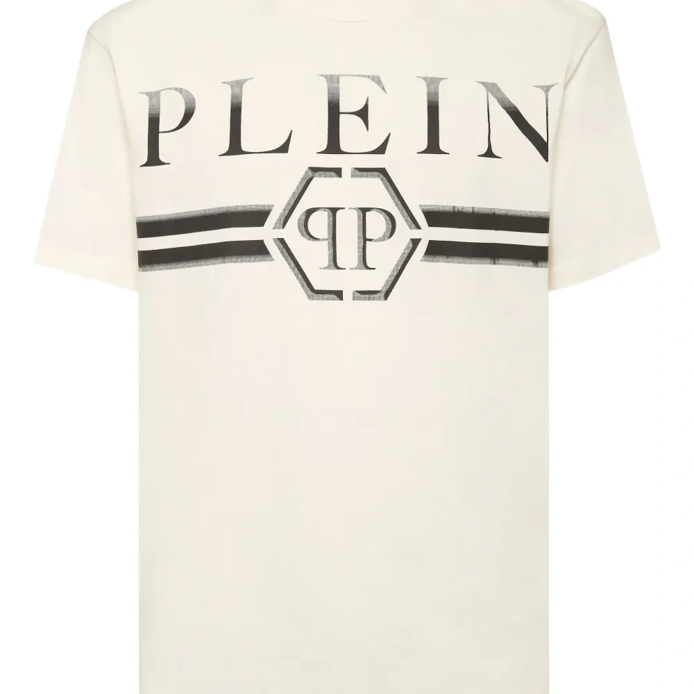 футболка с логотипом