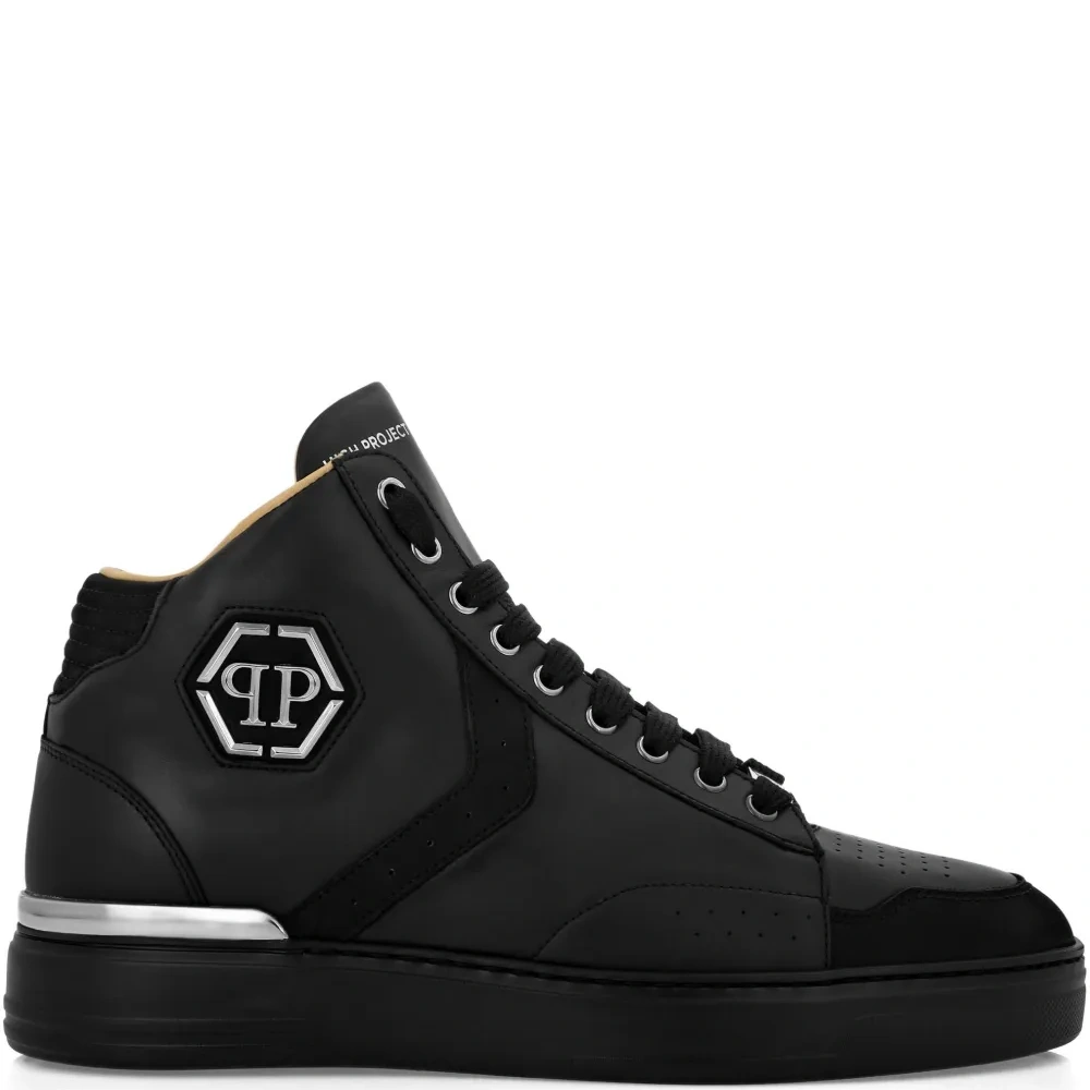 Кроссовки с нашивкой-логотипом