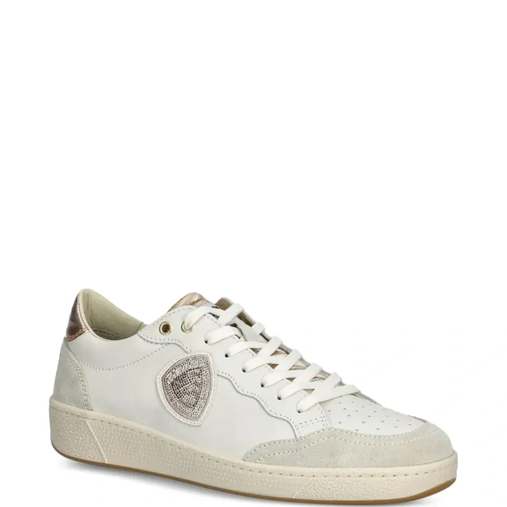 Кеды с вышитым логотипом Кеды с вышитым логотипом