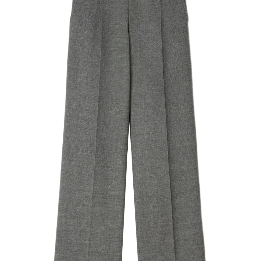 Широкие брюки со складками