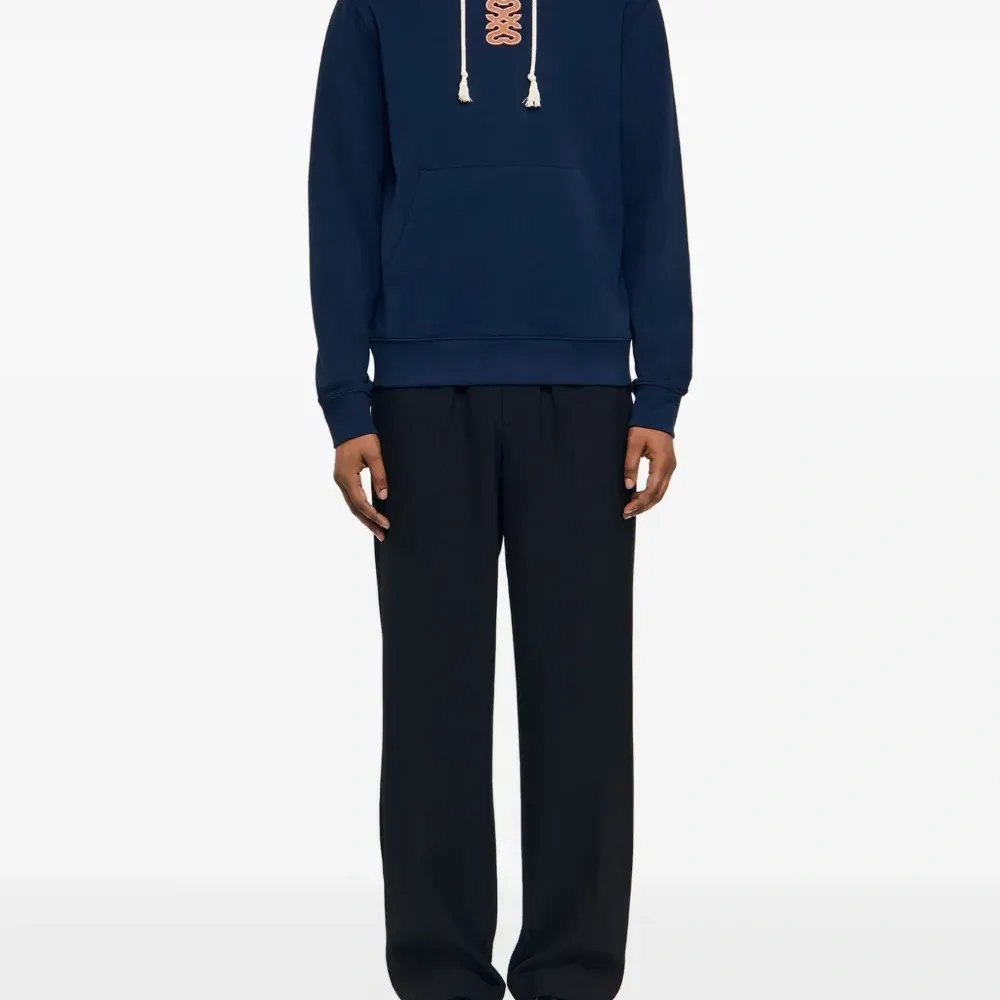 худи с нашивкой