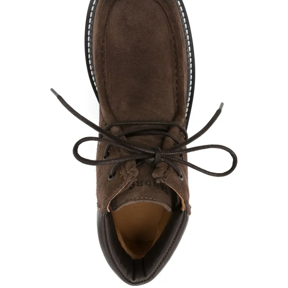 Ботинки на шнуровке