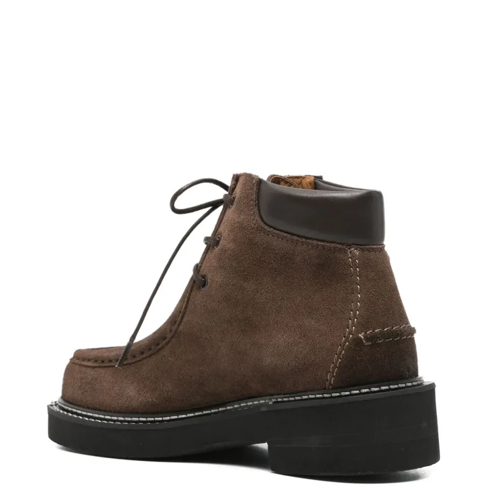 Ботинки на шнуровке