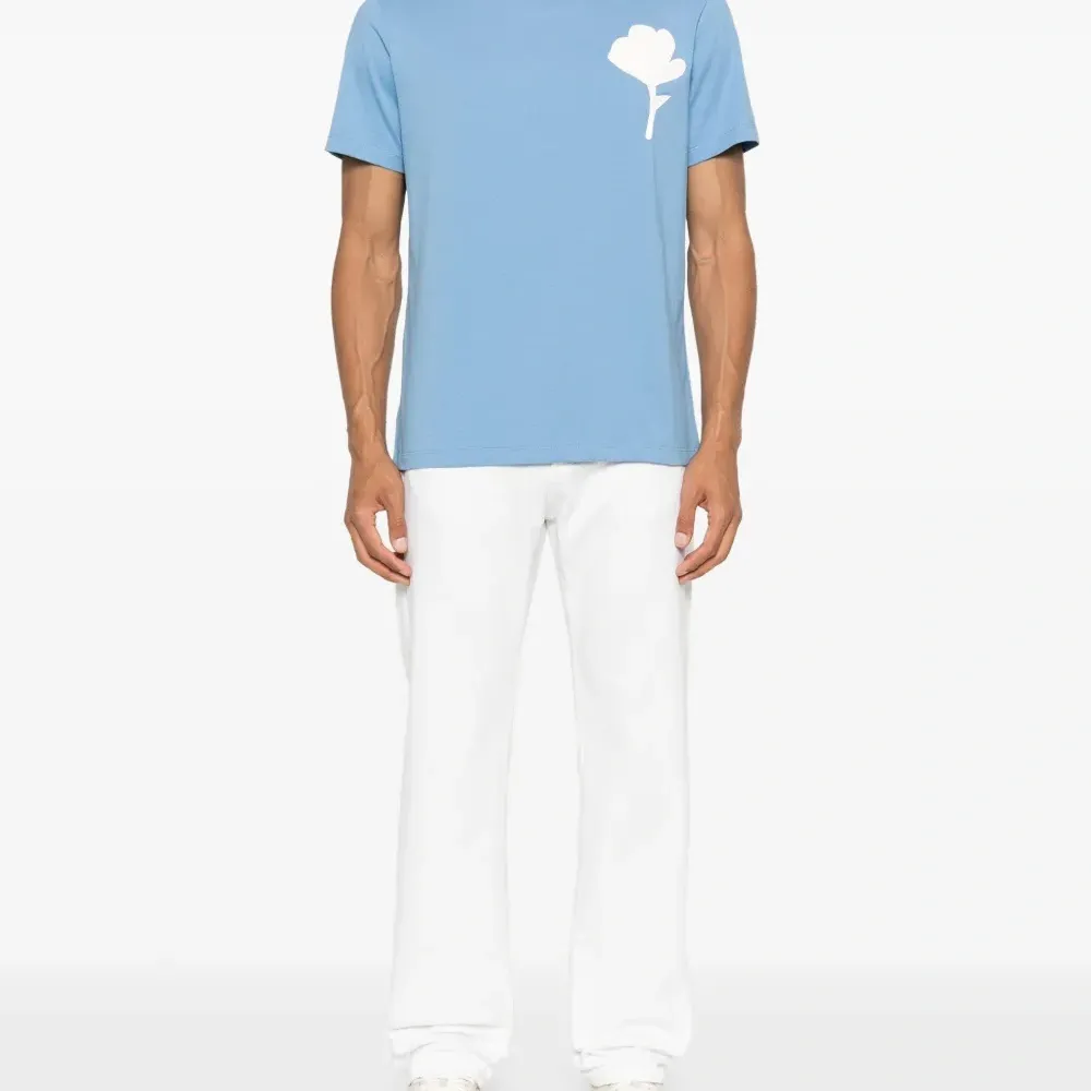 Футболка с круглым вырезом