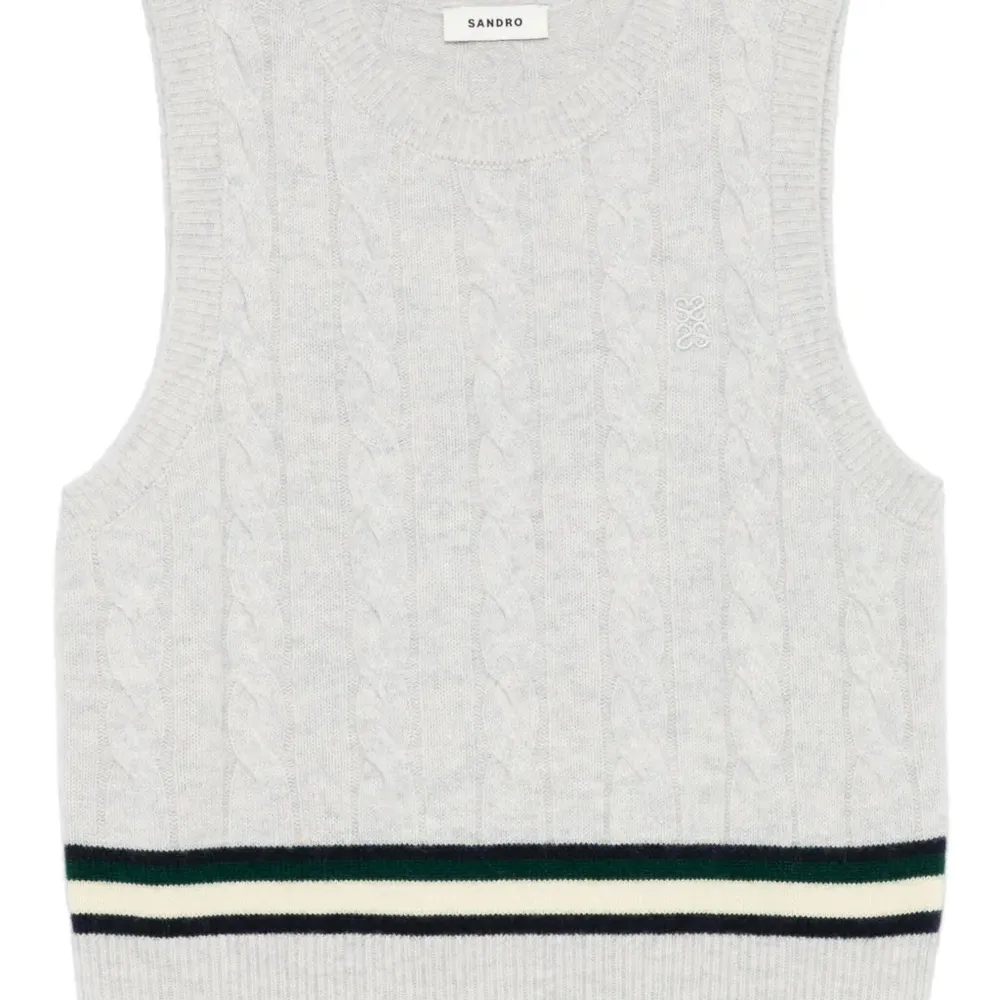 Жилет фактурной вязки