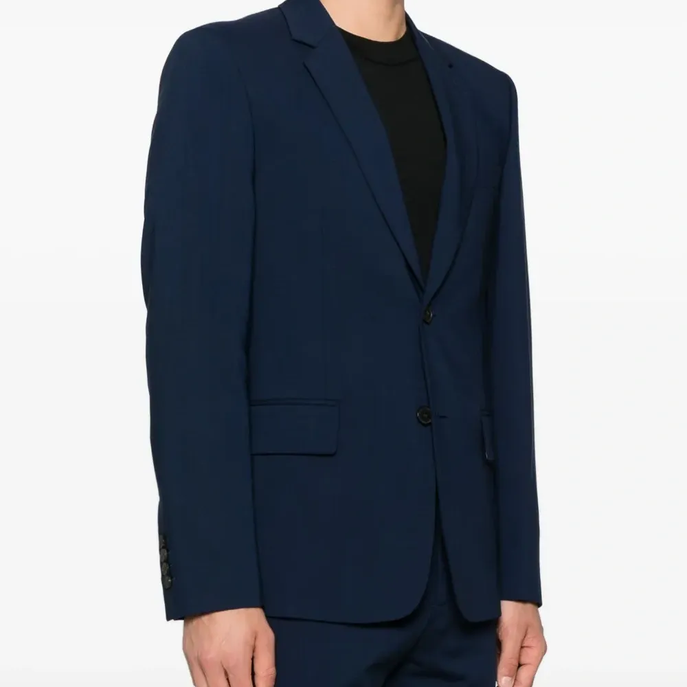 Пиджак с карманами Пиджак с карманами