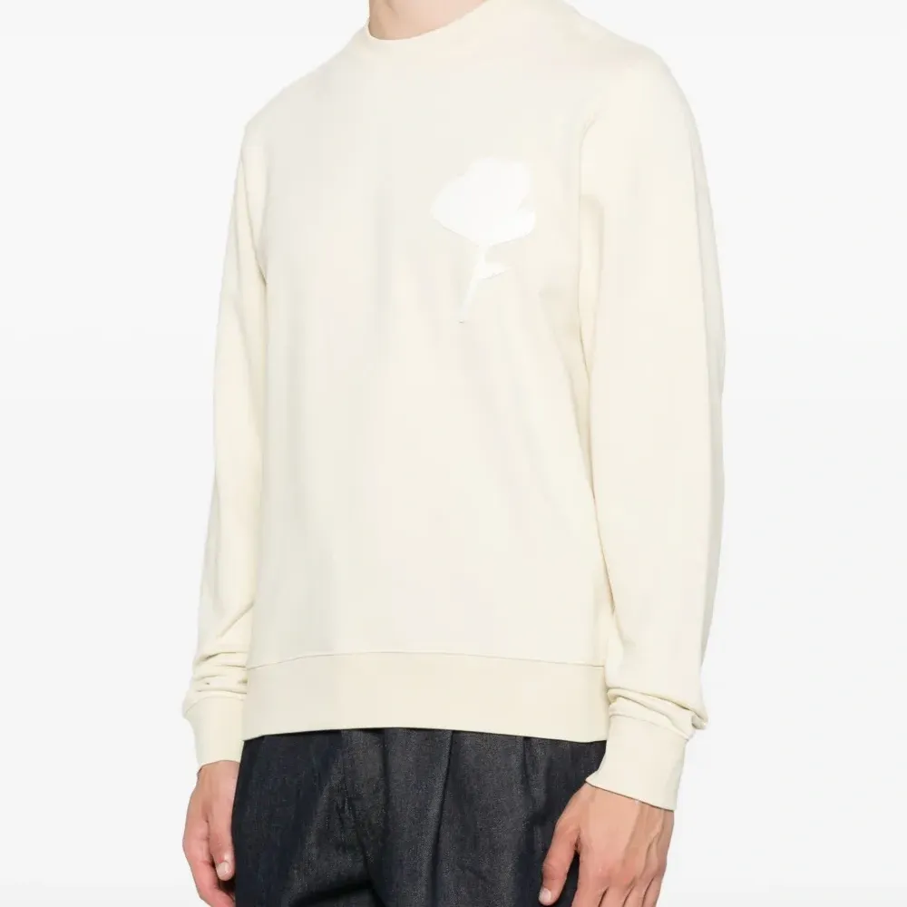 толстовка с цветочной аппликацией