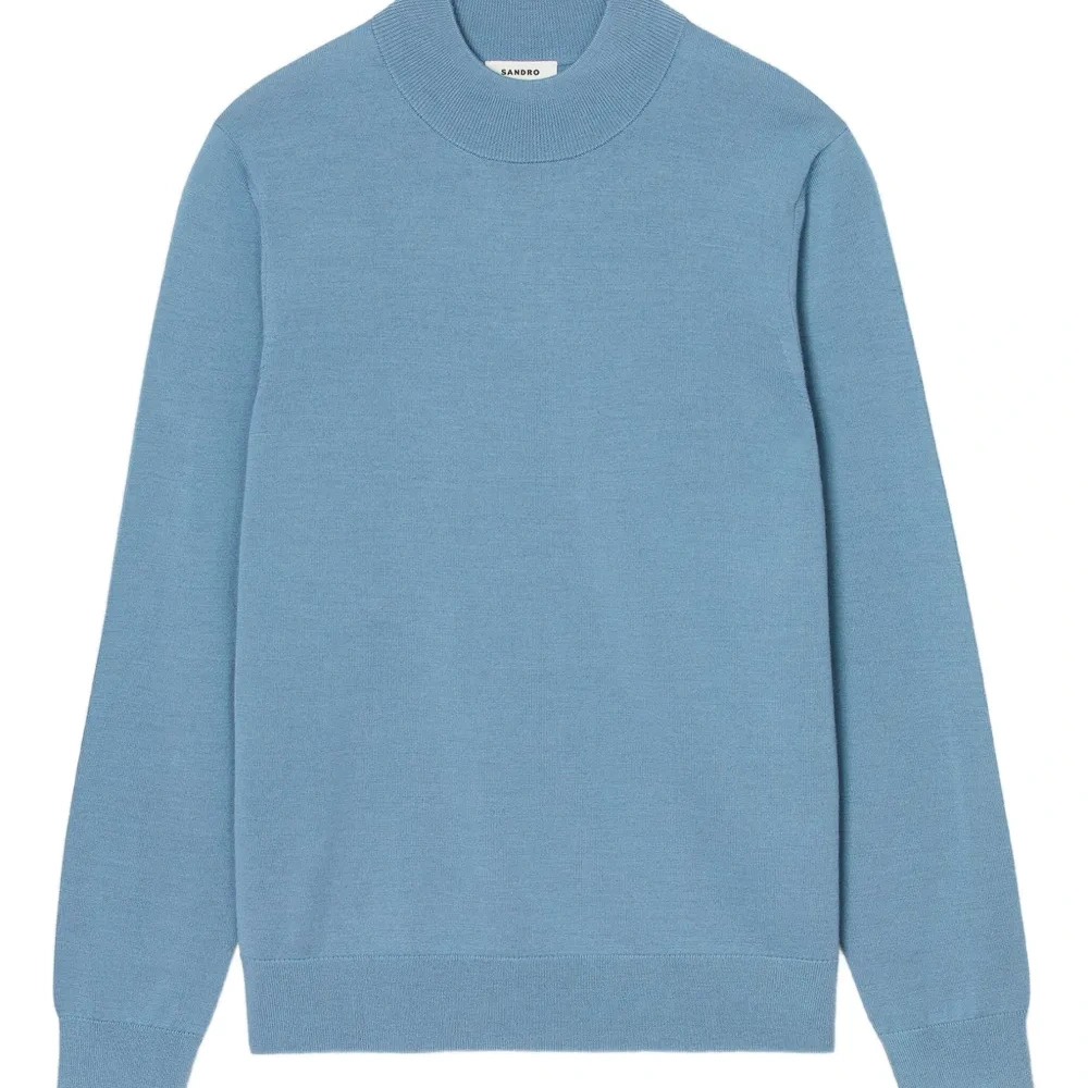 Свитер с круглым вырезом