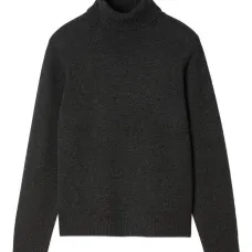 Свитер в рубчик с высоким воротником