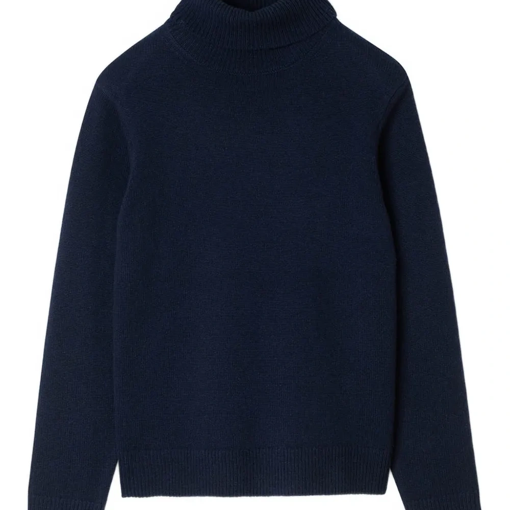 Свитер в рубчик с высоким воротником