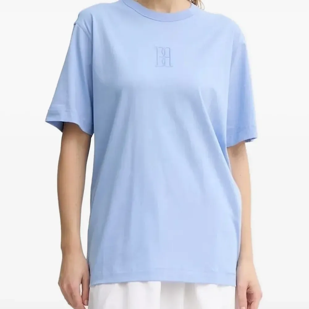 Футболка с вышивкой