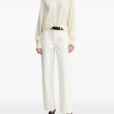 Свитер с круглым вырезом