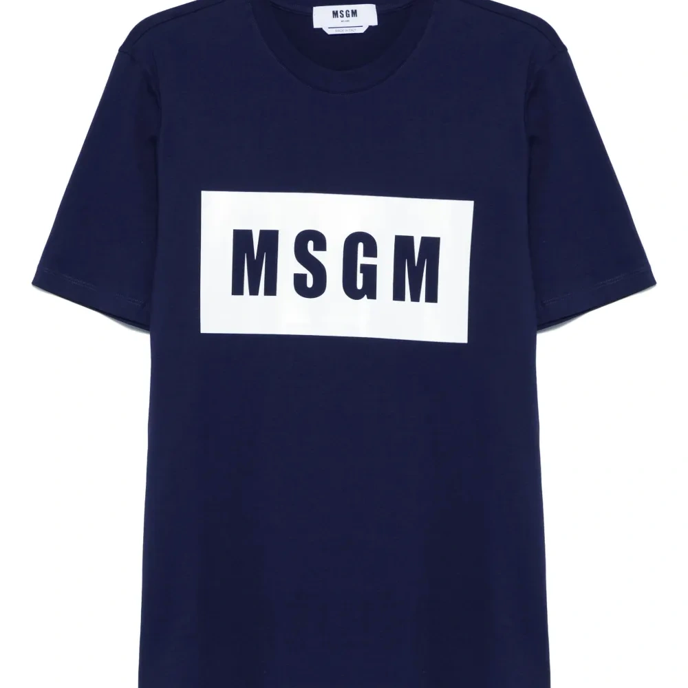 Футболка с логотипом