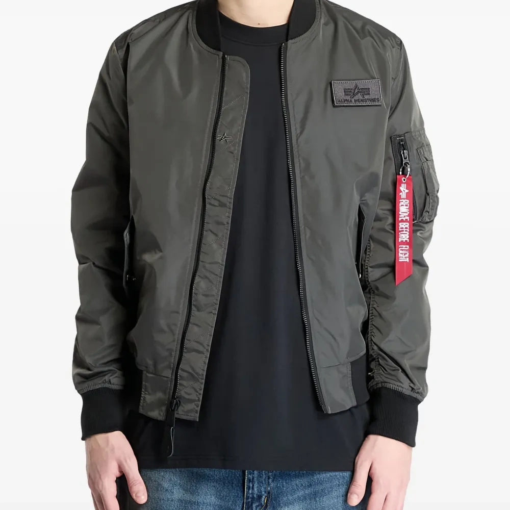 Бомбер на молнии