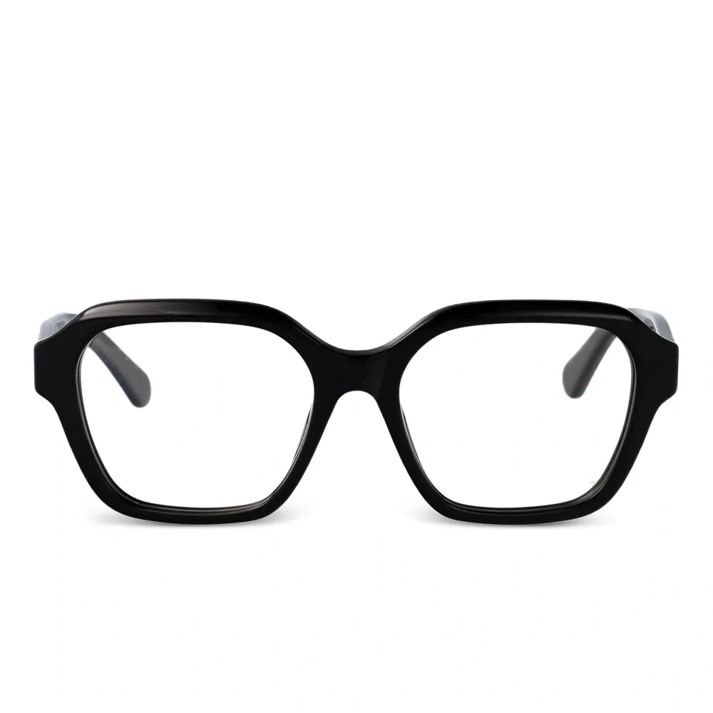 Очки в квадратной оправе