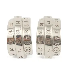 Серьги с логотипом