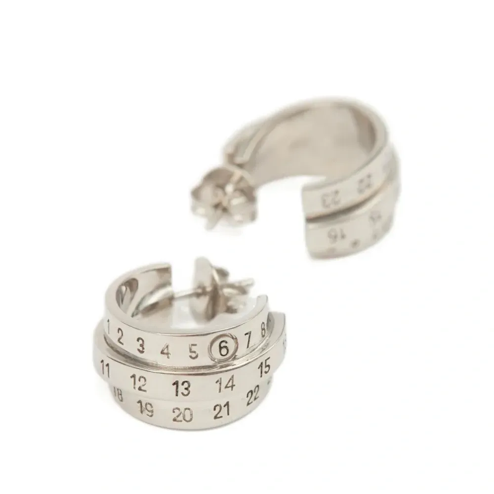 Серьги с логотипом Серьги с логотипом