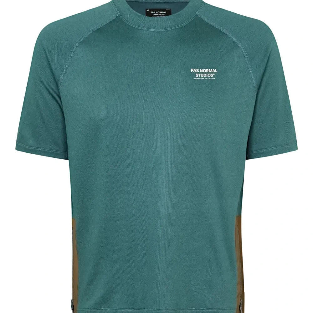 футболка Escapism с рукавами реглан