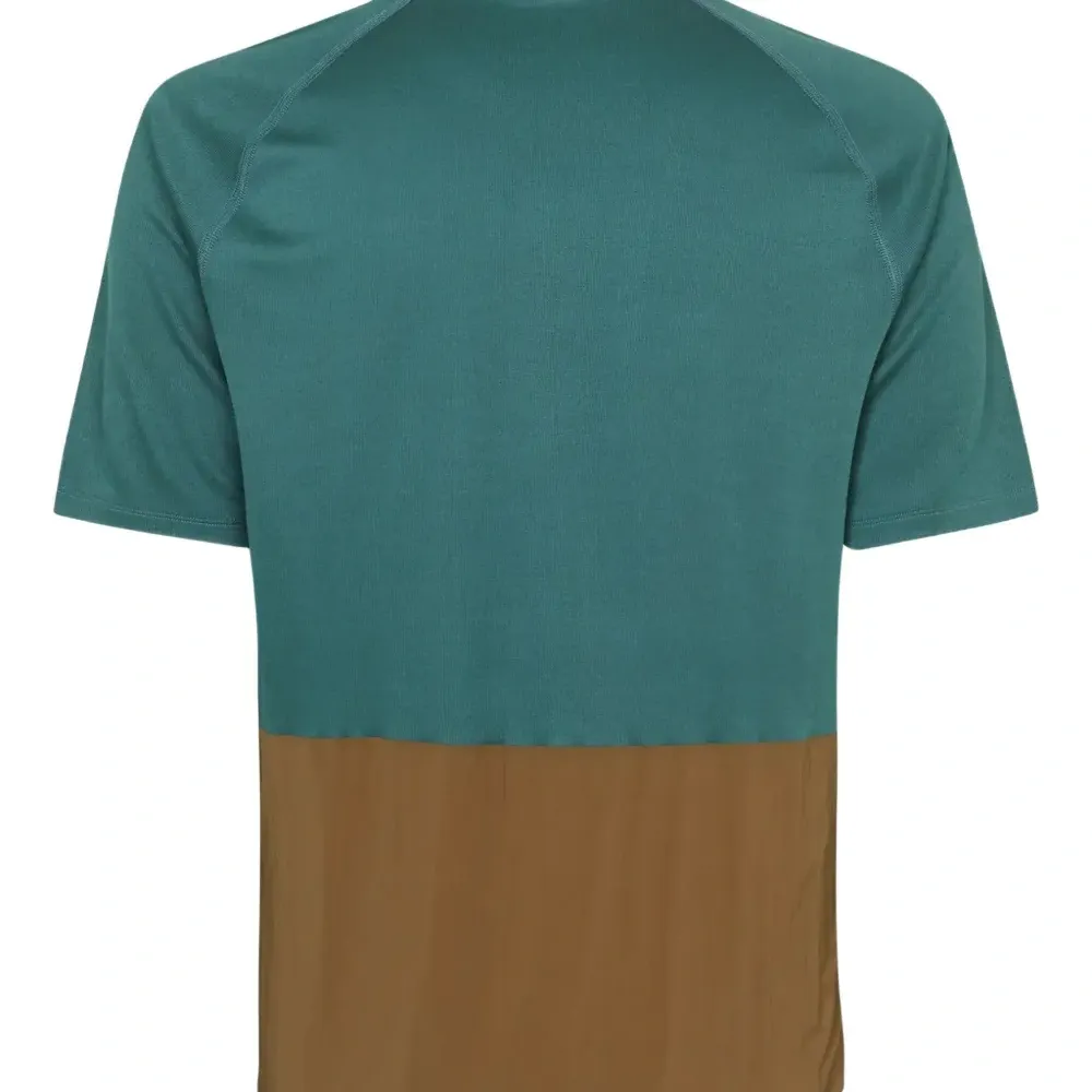 футболка Escapism с рукавами реглан футболка Escapism с рукавами реглан