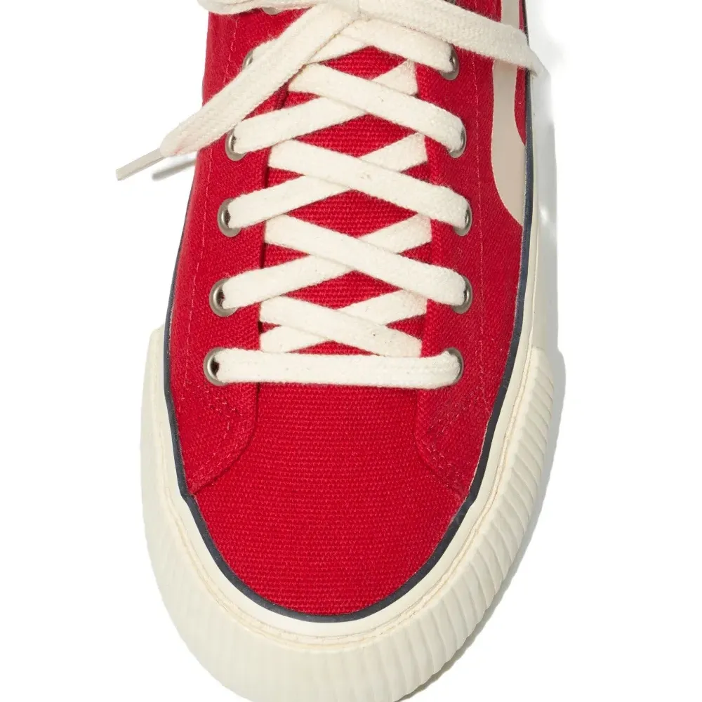 Кроссовки со вставками