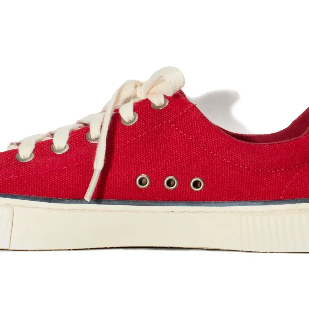 Кроссовки со вставками