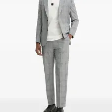 Клетчатый костюм с однобортным пиджаком