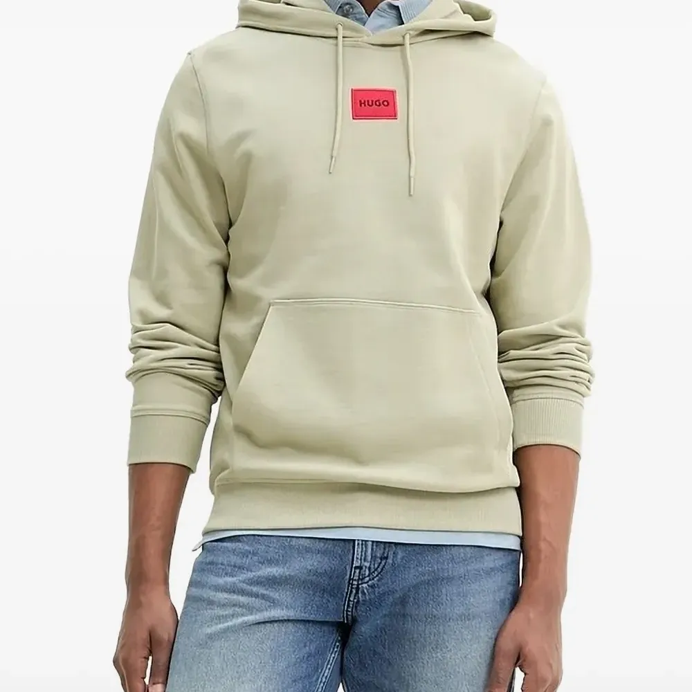 Худи с нашивкой-логотипом