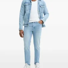 Джинсы с нашивкой-логотипом Джинсы с нашивкой-логотипом