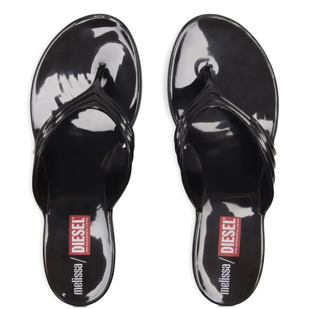 сандалии со складками из коллаборации с Melissa