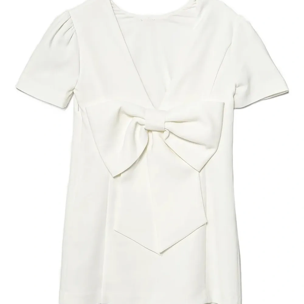 Платье с бантом