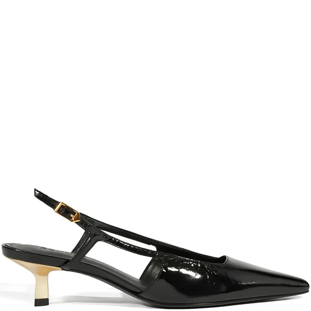 Туфли с заостренным носком и ремешком на пятке