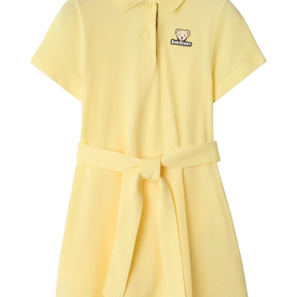 платье с пуговицами