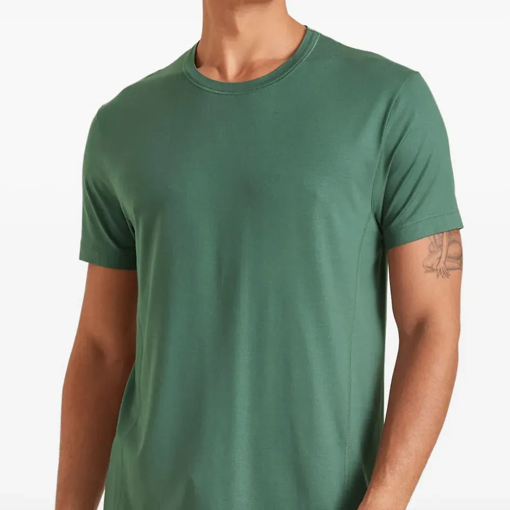 Футболка с круглым вырезом