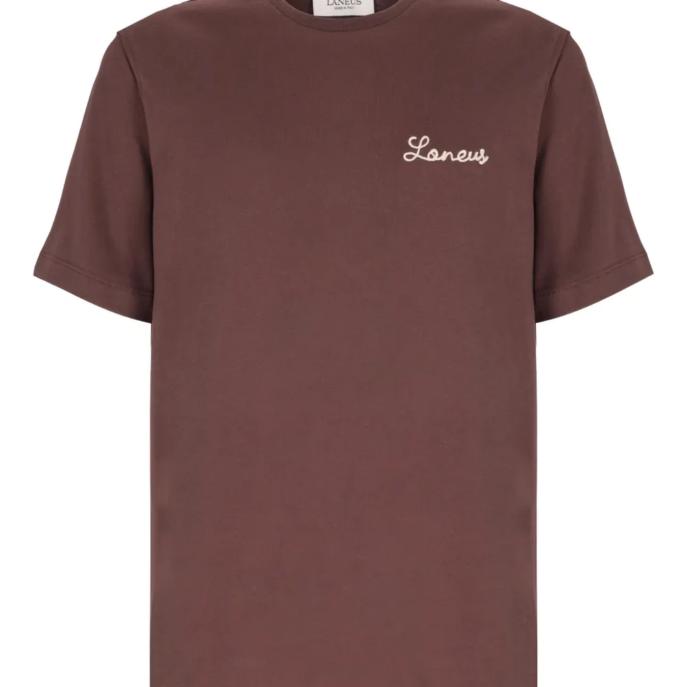 Футболка с вышитым логотипом