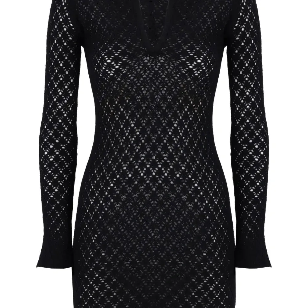 Платье мини рыхлой вязки с V-образным вырезом