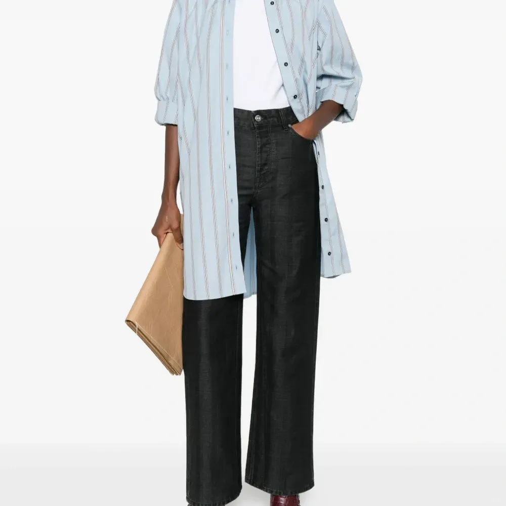 Полосатая рубашка