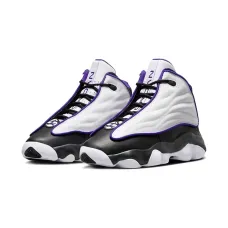 Кроссовки на массивной подошве