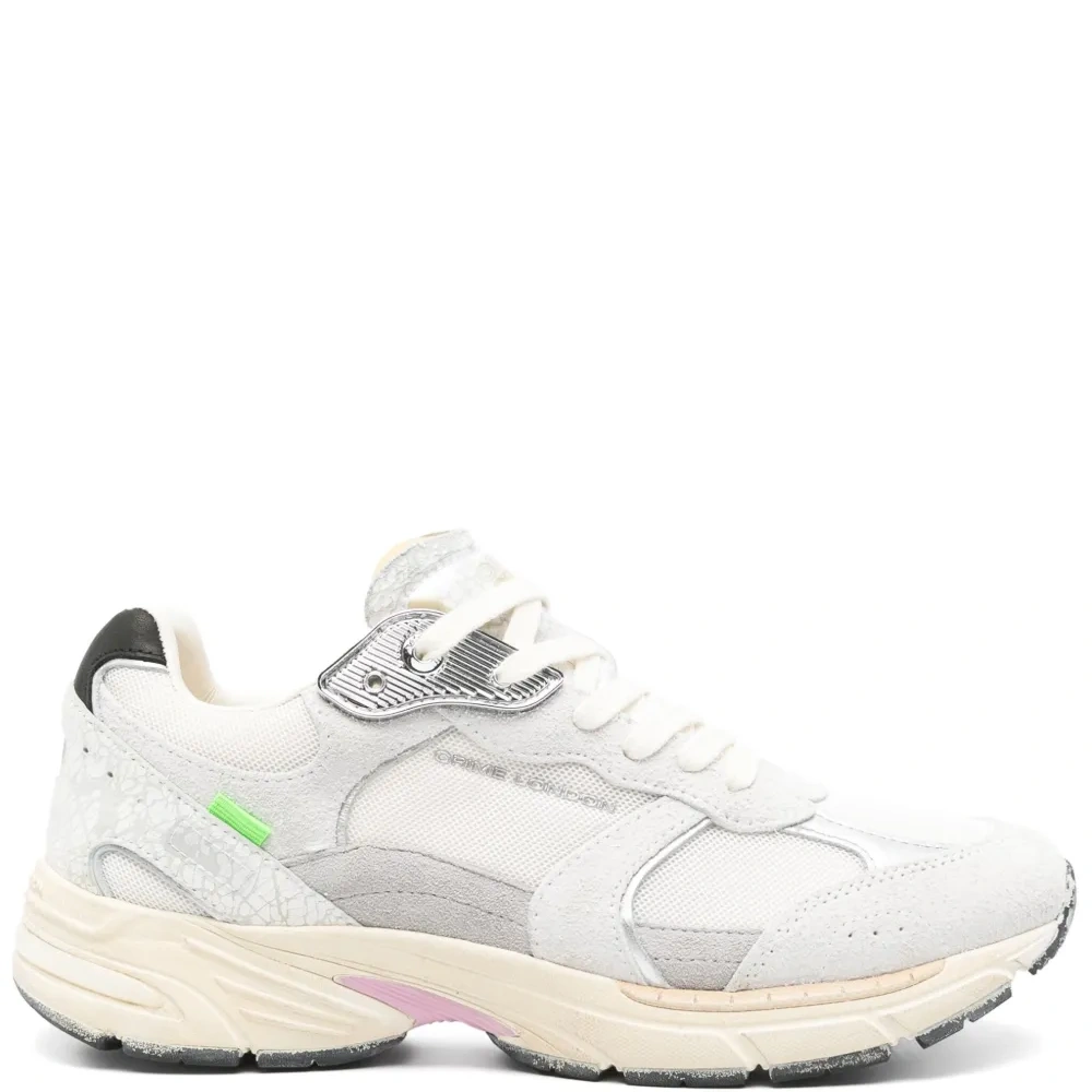 Кожаные кроссовки