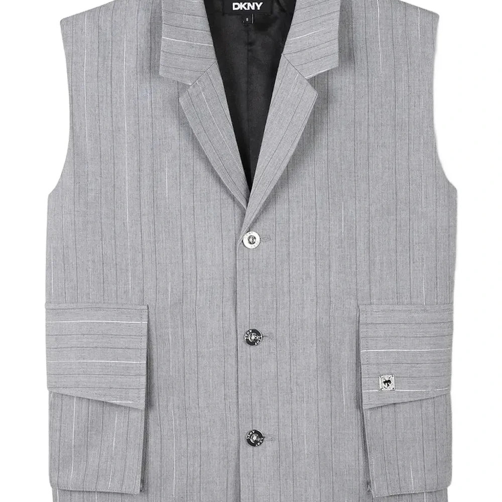 Рубашка в тонкую полоску